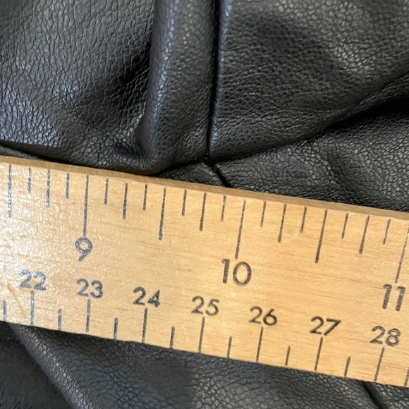 Guess black stretchy leather like pants fits women’s smaller size see photos - Picture 6 of 13